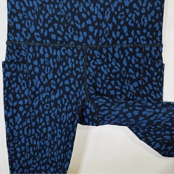 ATHLETA Salutation Stash  Pocket II Leopard Blue 7/8 Tight - Picture 8 of 16